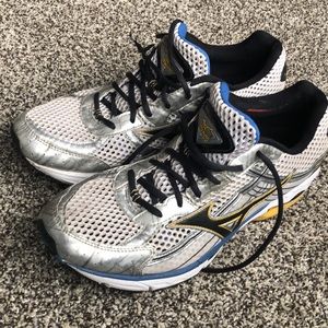 Mizuno Wave Rider 15 size 11